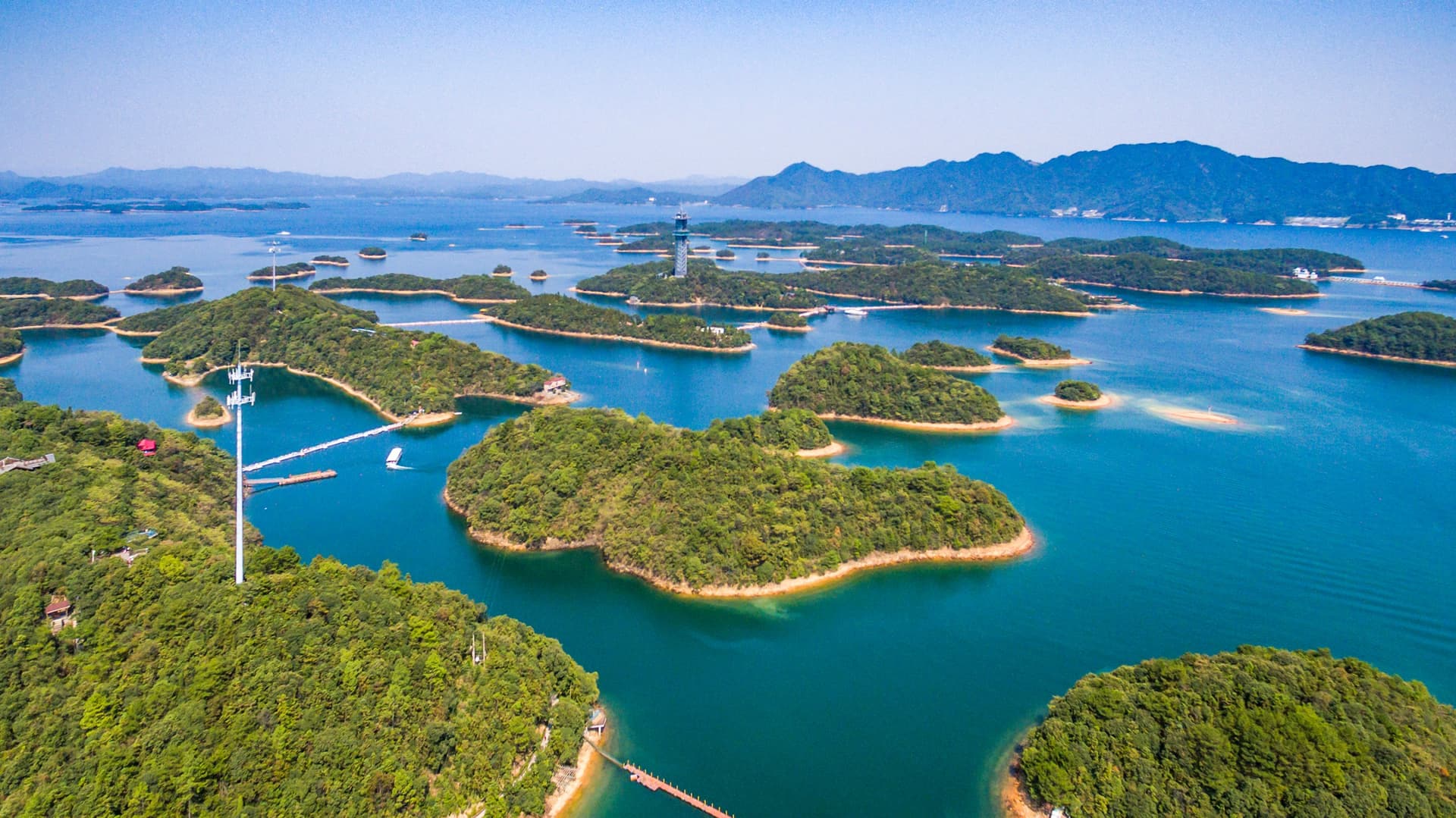 Diving in Chine, the incredible site of Shi Cheng