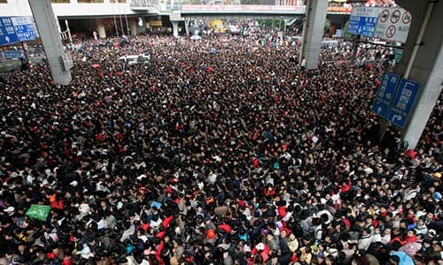 Thousands of passengers stranded at Guangzhou Railway Station