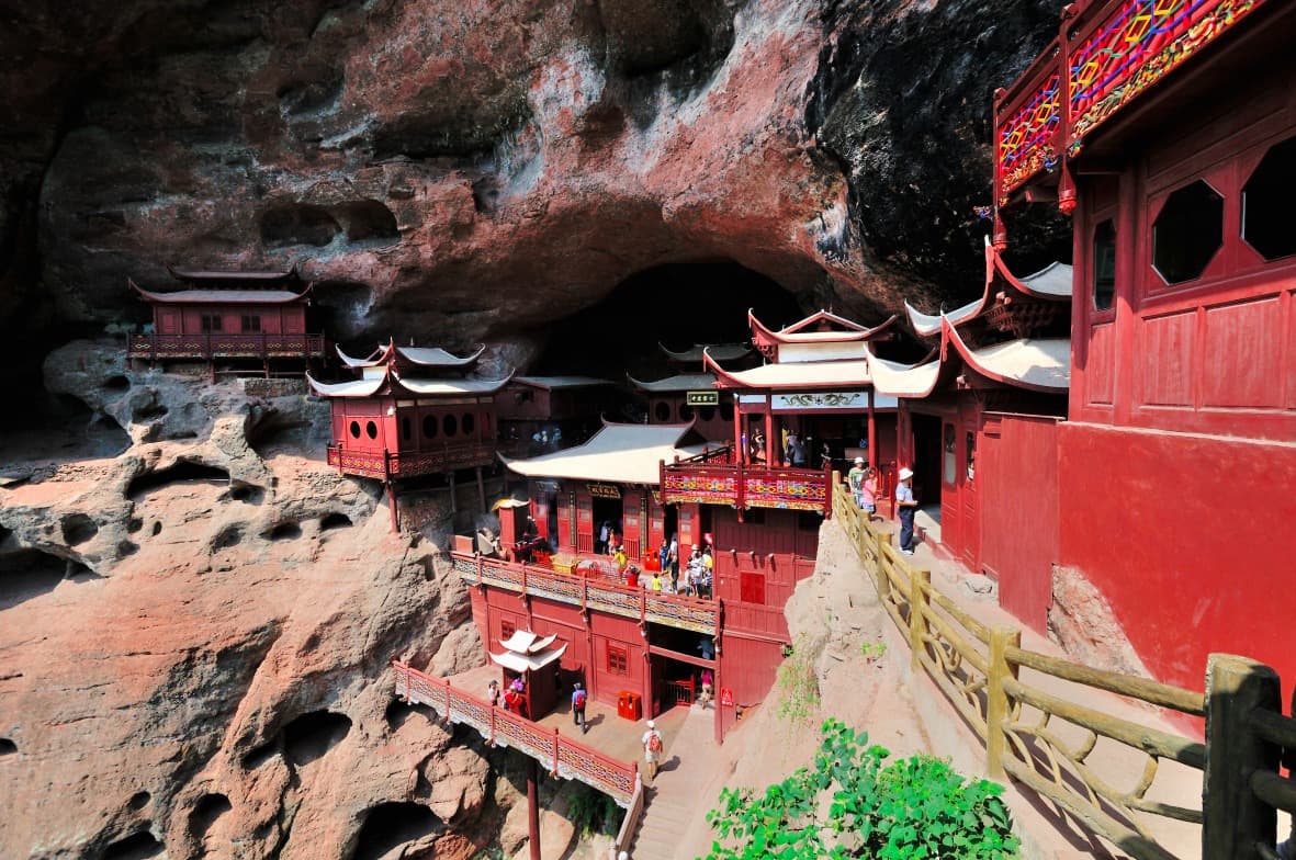 Ganluyan Temple