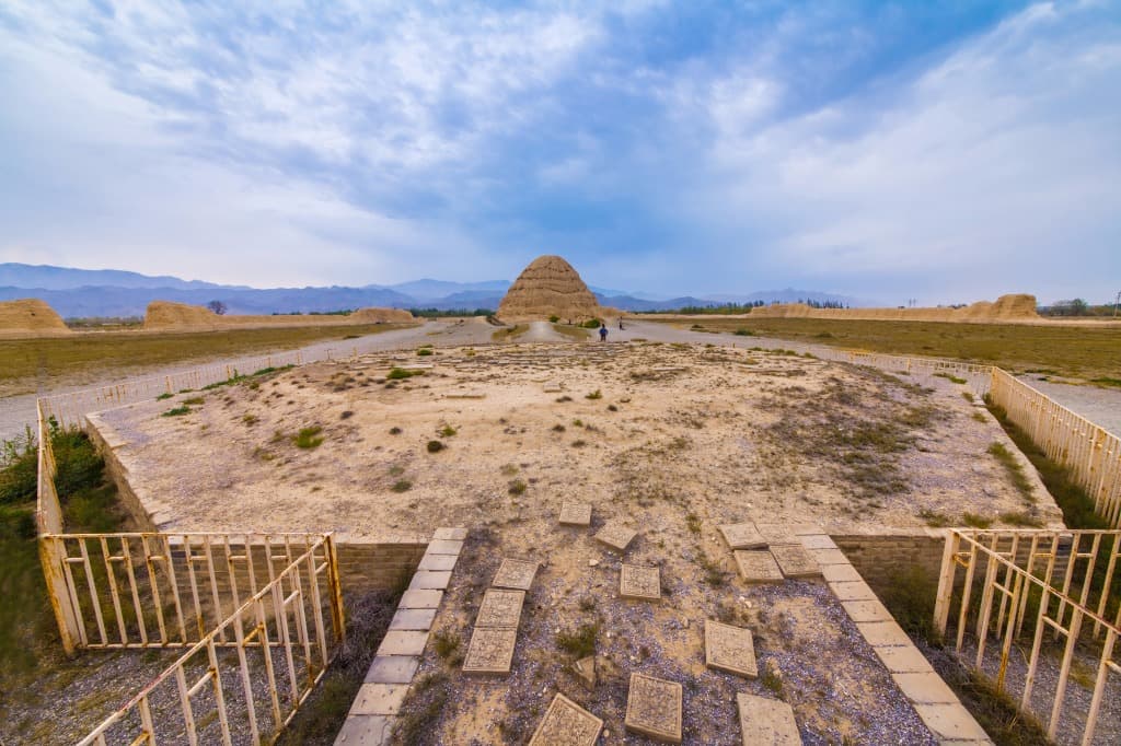 yinchuan western xia imperial tombs architecture